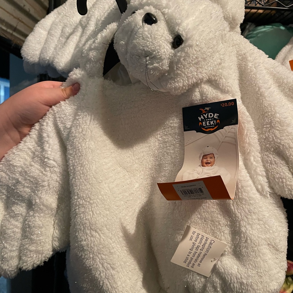 Hyde and Eek! White Seal Costume. Sz 6/9 mo